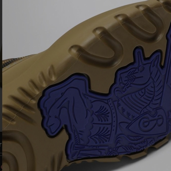 Burberry - Check Scoot Trek Furrow Boots NIB - Picture 6 of 9